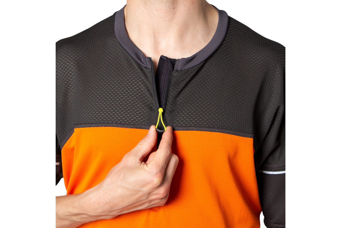 Funkčné bežecké tričko Asics Fujitrail Top Tee 2011B895-800 – Obrázok 4