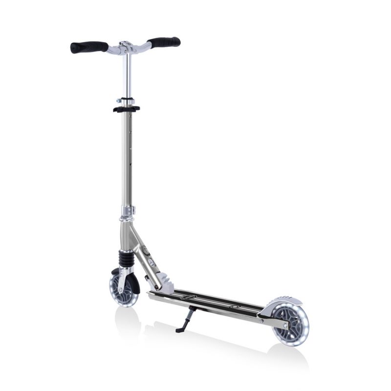 Kolobežka Globber Flow Element Comfort Lights Silver 727-130 – Obrázok 2